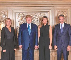 Οι κρυμμένοι άσοι στη βαλίτσα του Μητσοτάκη