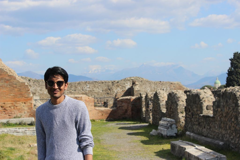 Το «χαλαρά» της Θεσσαλονίκης διαφημίζει ινδός φοιτητής σε όλο τον κόσμο