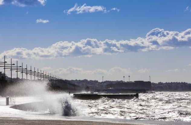 Χωρίς προβλήματα τα δρομολόγια των πλοίων – Επιμένουν οι άνεμοι