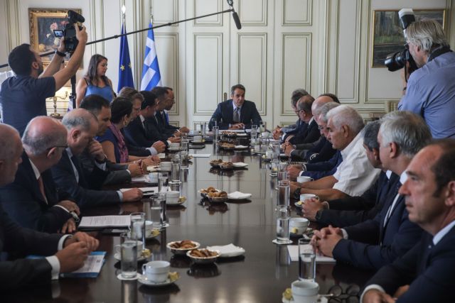 Μείωση φόρων και επιτάχυνση των επενδύσεων ζητά ο ΣΕΒ από τον πρωθυπουργό