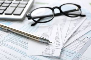 Οφειλές στην εφορία : Αυστηρότερα κριτήρια και αύξηση δόσεων για ένταξη στη νέα ρύθμιση