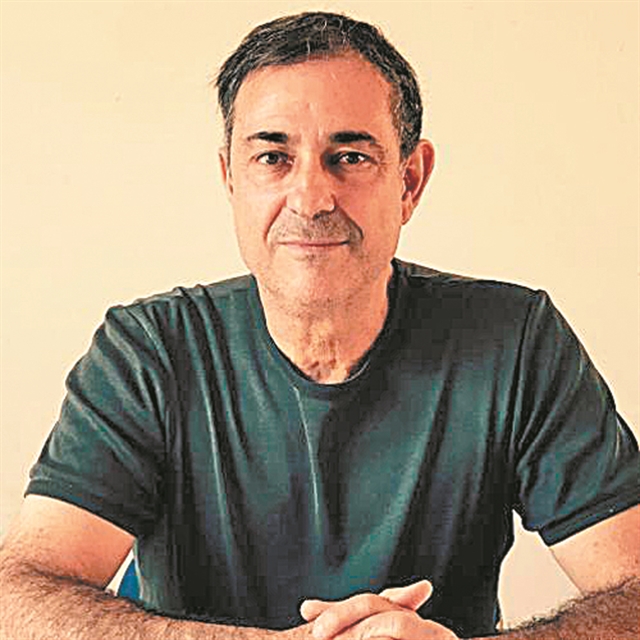 Καταζητούμενος στο FBI, πρωταγωνιστής στο ΒΒC