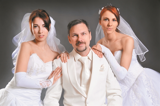 Ο διπλός μήνας του μέλιτος