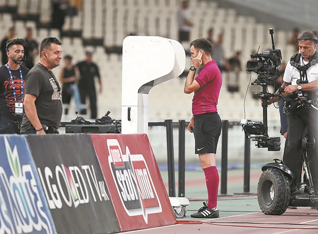 Δημιουργεί προβλήματα αντί να λύνει