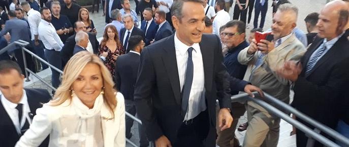 Τι φόρεσε η Μαρέβα Μητσοτάκη στο πλευρό του Κυριάκου