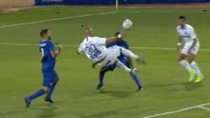 Απίστευτο γκολ Βέλλιου με ανάποδο ψαλίδι (vid)