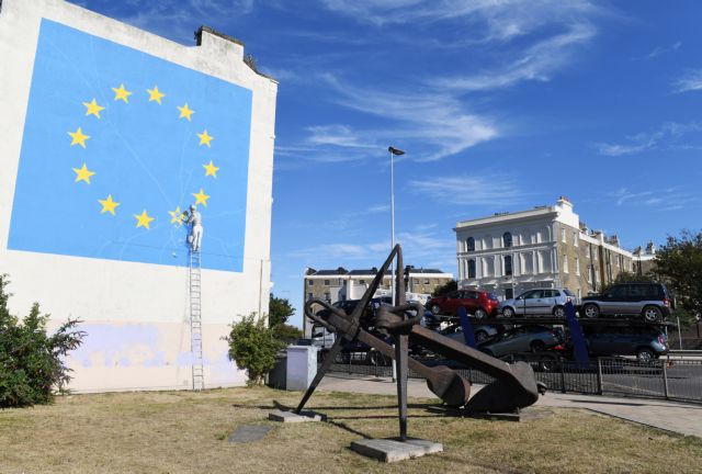 Banksy: Η αντίδραση του όταν «εξαφάνισαν» την τοιχογραφία «Brexit» | tanea.gr