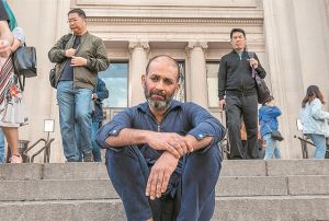 Ο περφόρμερ-έκθεμα στο Μητροπολιτικό Μουσείο