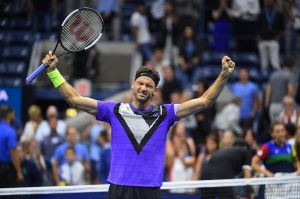 US Open: Ντιμιτρόφ από τα παλιά απέκλεισε τον Φέντερερ με ανατροπή
