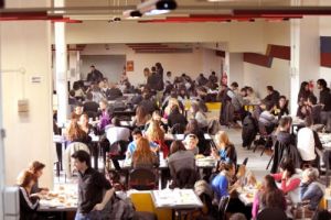 Θεσσαλονίκη: Eφτυσαν και απείλησαν τον διευθυντή των φοιτητικών εστιών