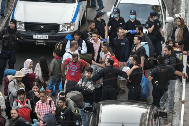 Εξάρχεια: Πάνω από 130 πρόσφυγες απομακρύνθηκαν από κατάληψη