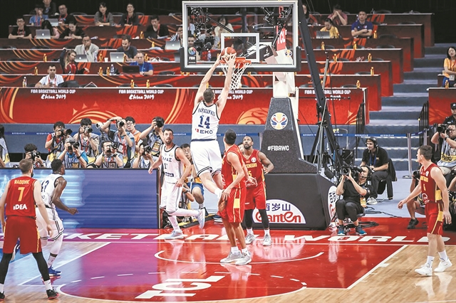 Παράσταση νίκης στην πρεμιέρα