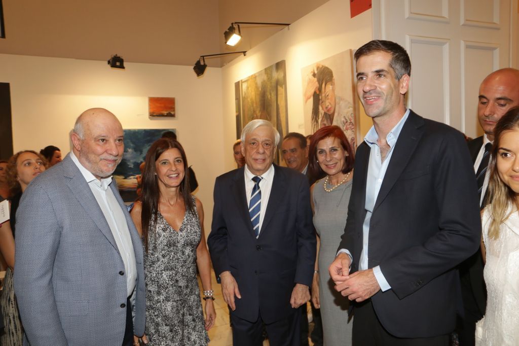 Στην Evripides Art Gallery συνεχίζουν το ταξίδι τους τα έργα της Ντένης Θεοχαράκη