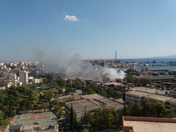 Πυρκαγιά σε υπαίθριο χώρο στο Νέο Ικόνιο