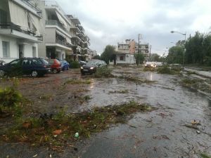 Ανεμοστρόβιλος εφόρμησε στην Καλαμάτα