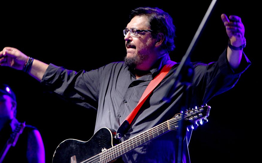 Το τελευταίο αντίο στον Λαυρέντη – Συγκίνηση στην κηδεία του αγαπημένου τραγουδοποιού