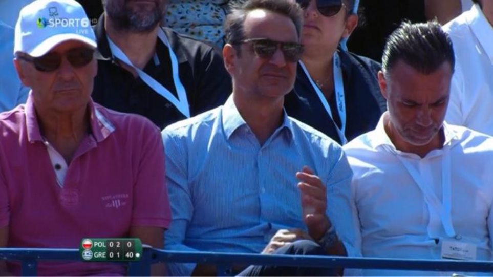 Στο Τατόι για τον αγώνα του Τσιτσιπά ο Κυριάκος Μητσοτάκης