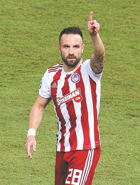 Ο Βαλμπουενά στην κορυφαία 11άδα της πρεμιέρας