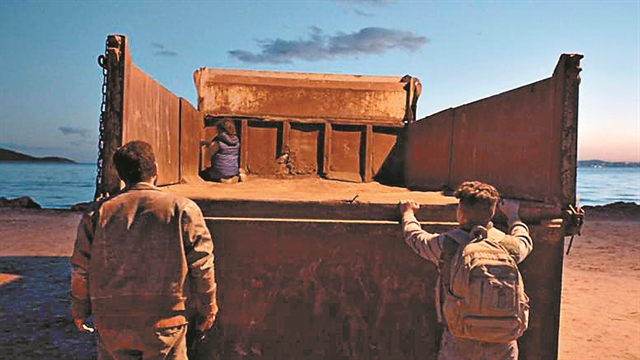 Χρυσός Διόνυσος για την πληγή του Προσφυγικού