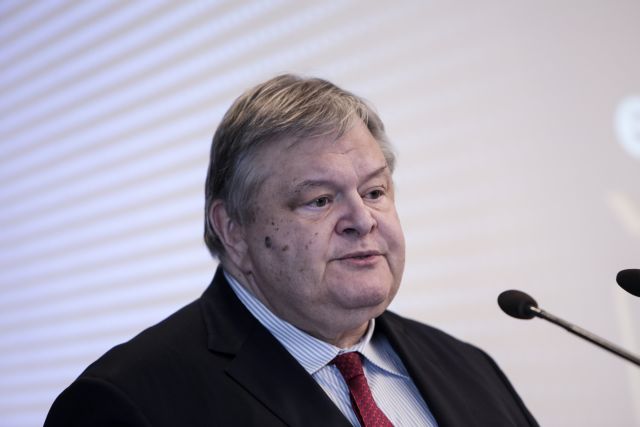 Η ανάγκη να αποτραπεί οριστικά η αλλοίωση των θεσμών