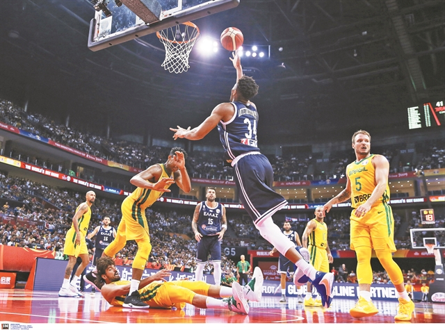 Στην κόψη του ξυραφιού