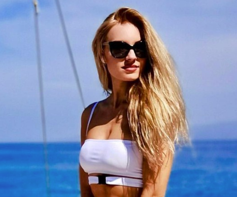 Η Τζούλια Νόβα ξαναχτυπά και προκαλεί