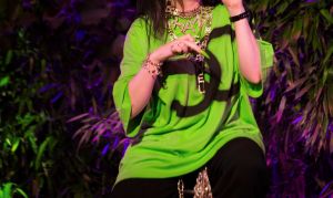 Διάσημη τραγουδίστρια έγινε έξαλλη με εξώφυλλο περιοδικού