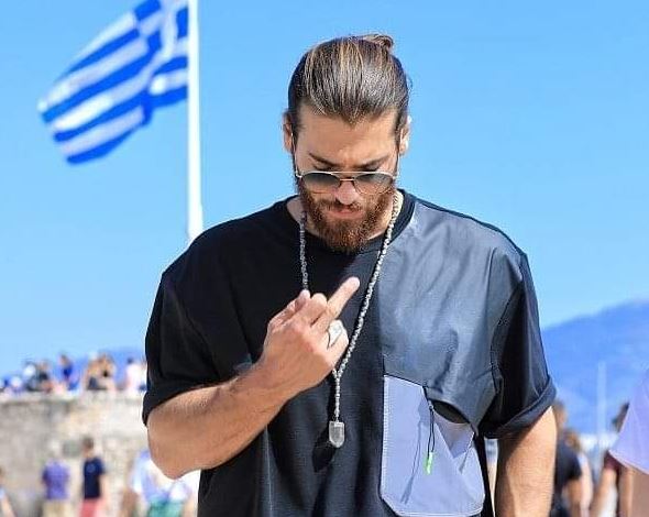 Τζαν Γιαμάν: Τι απαντά για την χειρονομία στην Ακρόπολη