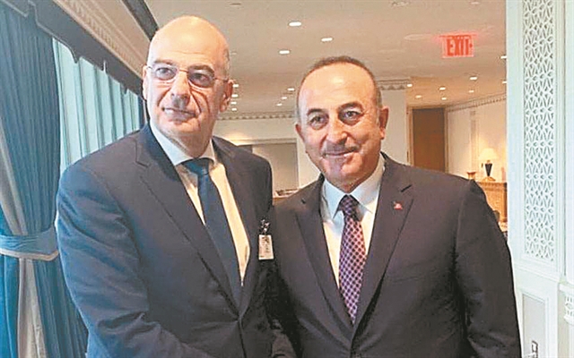 Η σκυτάλη σε Νίκο Δένδια και Μεβλούτ Τσαβούσογλου