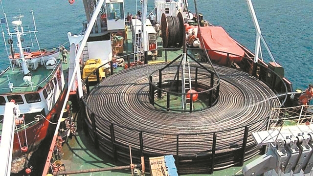 Ηλεκτρικές διασυνδέσεις σε όλα τα νησιά