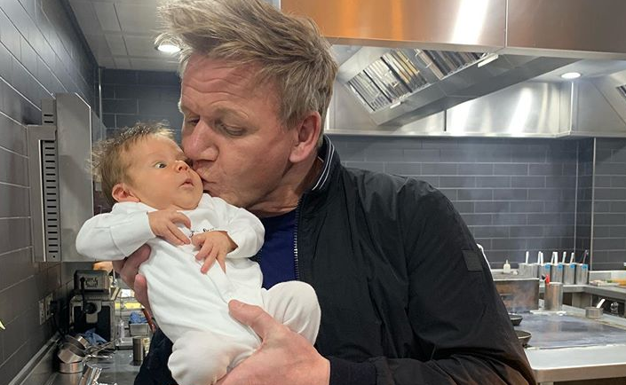 Ο Γκόρντον Ράμσεϊ δημοσίευσε την πιο αστεία φωτογραφία του γιου του