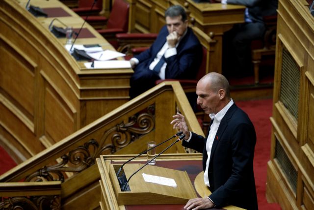 Ένταση με Βαρουφάκη και Χρυσοχοΐδη για το άσυλο