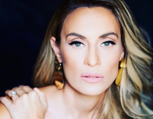 Ελεονώρα Μελέτη : Εβγαλε από μέσα της την Τζέσικα Ράμπιτ