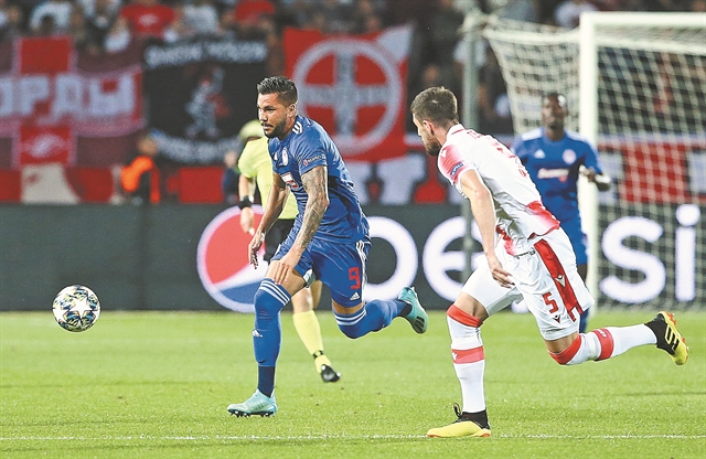 Αυτοκριτική με το βλέμμα μπροστά