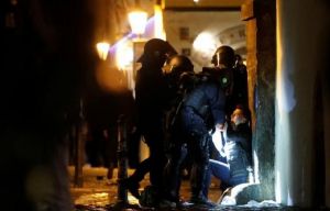 Εκτεταμένα επεισόδια από χούλιγκανς στην Πράγα