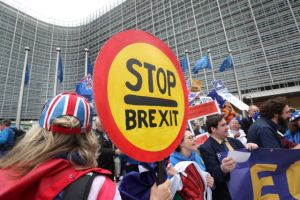 Brexit : 2 εκατ. Ευρωπαίοι υπέβαλαν αίτημα παραμονής στη Βρετανία μετά την έξοδο