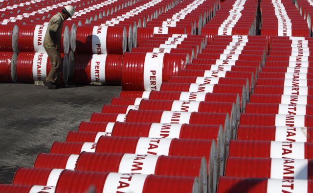 Εκτόξευση των τιμών του πετρελαίου μετά την έκρηξη στο Ιρανικό τάνκερ