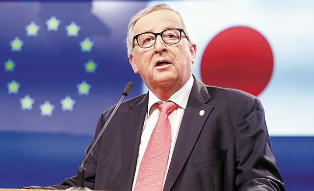 Οργισμένος Γιούνκερ σε δημοσιογράφο : «Μιλάω!»