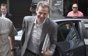 Τόμσεν : Κούρεμα σε συντάξεις και αφορολόγητο προς όφελος της ανάπτυξης