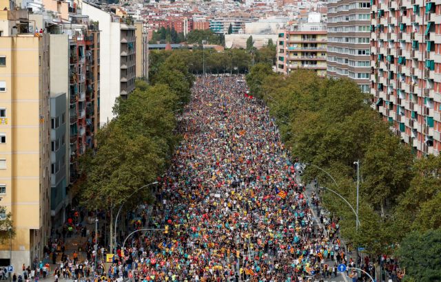 Βαρκελώνη: Διαδηλωτές από 5 πόλεις της Καταλονίας κατά της καταδίκης αυτονομιστών