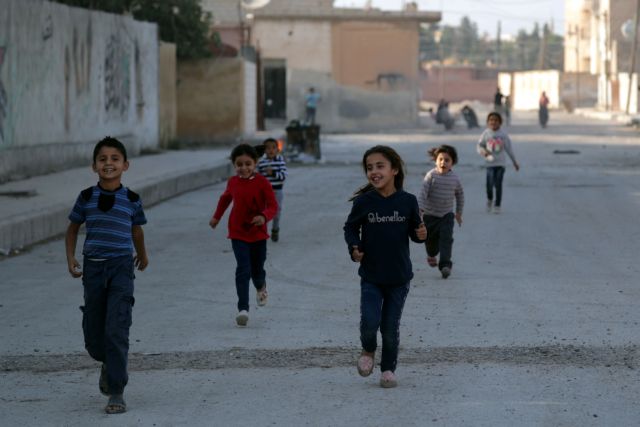 Bίντεο-σοκ: Παιδιά παρακαλούν να μην πέσουν στα χέρια του ISIS