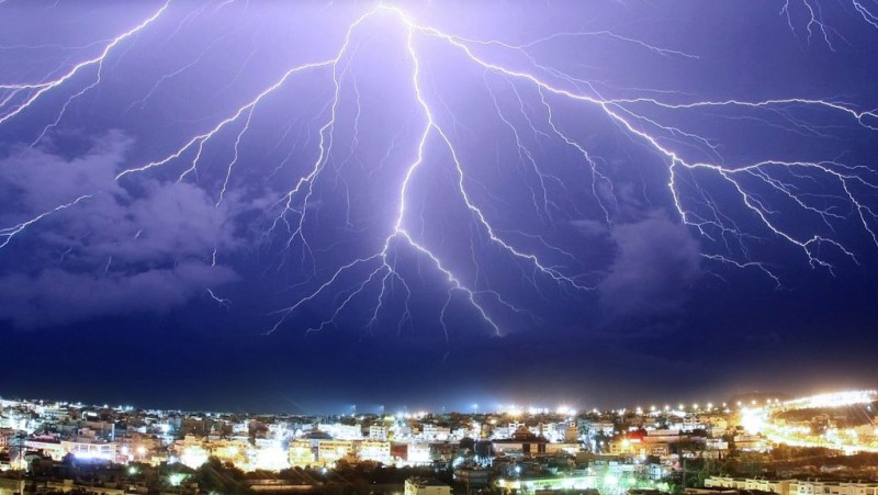 27.000 κεραυνοί και μεγάλα ύψη βροχής - 12℃ στη Φλώρινα και 38℃ στην Κρήτη  - ΤΑ ΝΕΑ
