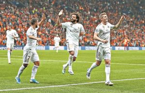 Η Βασίλισσα αναπνέει ακόμη