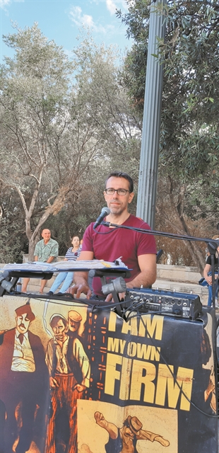 «Κυνηγάμε την επιθυμία του κόσμου να ακούσει μουσική»