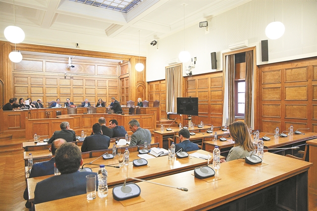 Μεταξύ Φρουζή και παρεκτροπής