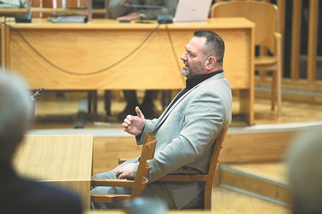 Προκλητικός ο Λαγός και στην απολογία του