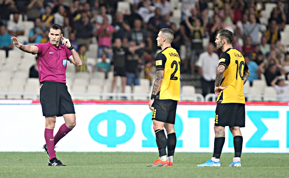 ΑΕΚ : Εκτός λόγω καρτών ο Βράνιες, στο όριο ο Λιβάγια