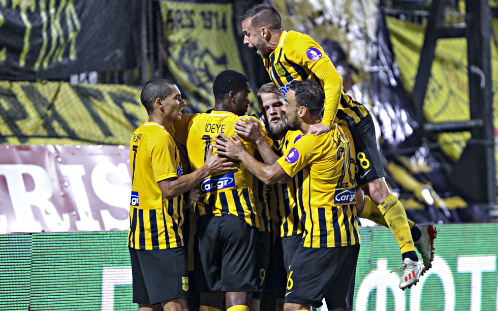 Εύκολα ο Άρης με δύο πέναλτι 2-0 τον Πανιώνιο