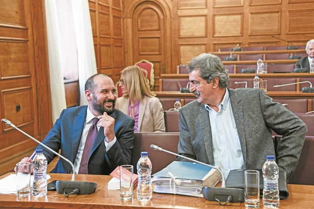 Μυρίζει μπαρούτι στην Προανακριτική