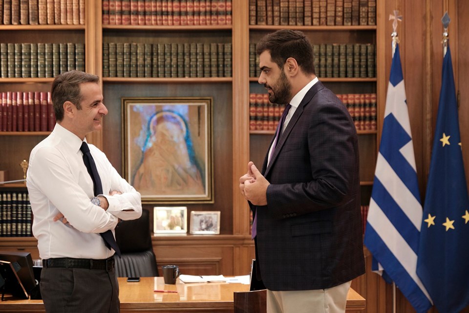 Μητσοτάκης προς νέο πρόεδρο ΟΝΝΕΔ : Μην αφήσετε κανέναν να βάλει φρένο στις φιλοδοξίες σας